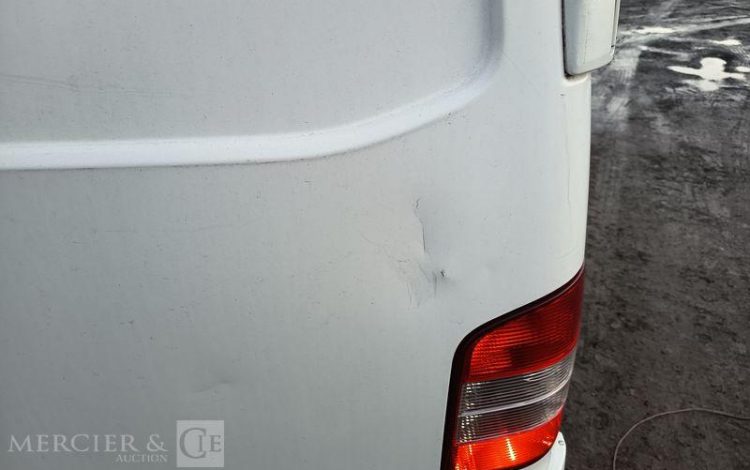 VOLKSWAGEN TRANSPORTER T5 PHASE 2 (7E) Fourgon 2.0 TDI- POUR PIECES SANS CG – PAS DE REGUL BLANC DD-957-ZT