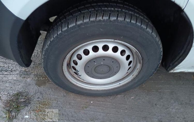 VOLKSWAGEN TRANSPORTER T5 PHASE 2 (7E) Fourgon 2.0 TDI- POUR PIECES SANS CG – PAS DE REGUL BLANC DD-957-ZT