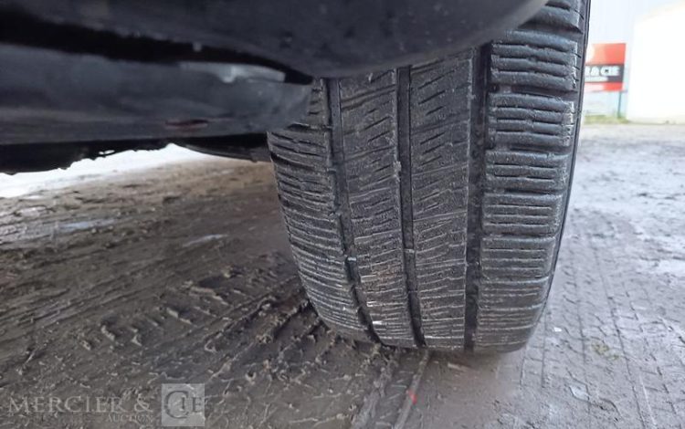 VOLKSWAGEN TRANSPORTER T5 PHASE 2 (7E) Fourgon 2.0 TDI- POUR PIECES SANS CG – PAS DE REGUL BLANC DD-957-ZT