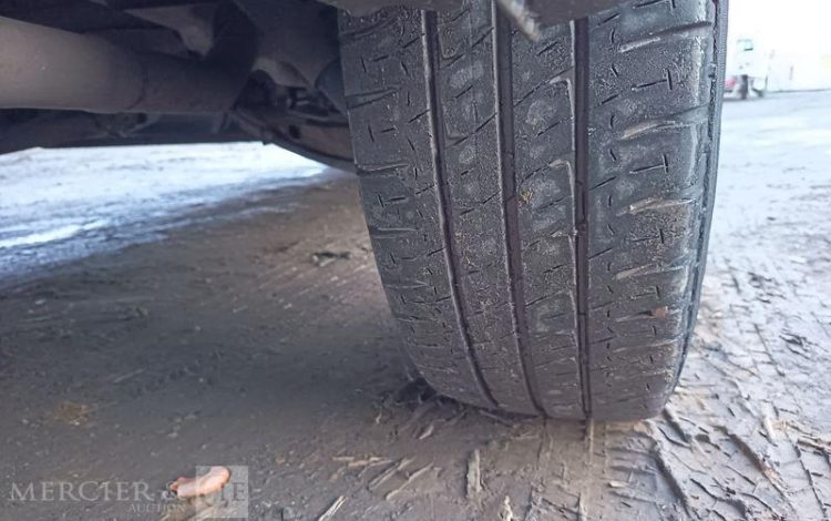 VOLKSWAGEN TRANSPORTER T5 PHASE 2 (7E) Fourgon 2.0 TDI- POUR PIECES SANS CG – PAS DE REGUL BLANC DD-957-ZT