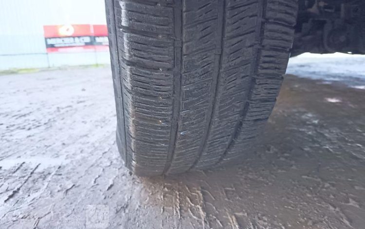 VOLKSWAGEN TRANSPORTER T5 PHASE 2 (7E) Fourgon 2.0 TDI- POUR PIECES SANS CG – PAS DE REGUL BLANC DD-957-ZT