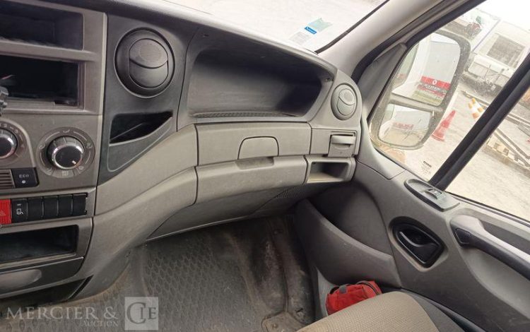 IVECO DAILY 35C17 170 CV – DIESEL – 193216 KMS – ANNEE 2014 BLANC DF-524-WJ