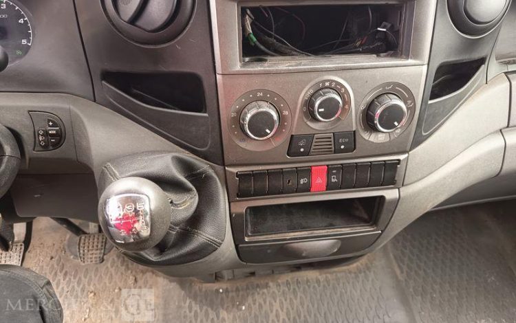 IVECO DAILY 35C17 170 CV – DIESEL – 193216 KMS – ANNEE 2014 BLANC DF-524-WJ