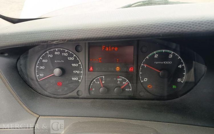 IVECO DAILY 35C17 170 CV – DIESEL – 193216 KMS – ANNEE 2014 BLANC DF-524-WJ