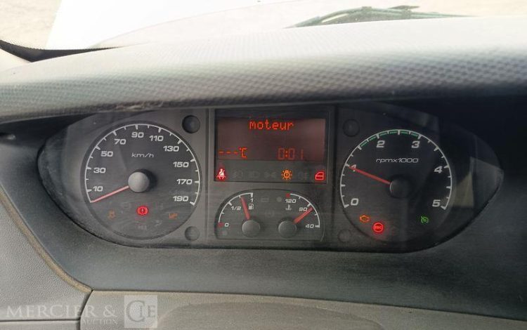 IVECO DAILY 35C17 170 CV – DIESEL – 193216 KMS – ANNEE 2014 BLANC DF-524-WJ