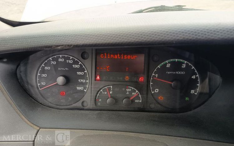 IVECO DAILY 35C17 170 CV – DIESEL – 193216 KMS – ANNEE 2014 BLANC DF-524-WJ