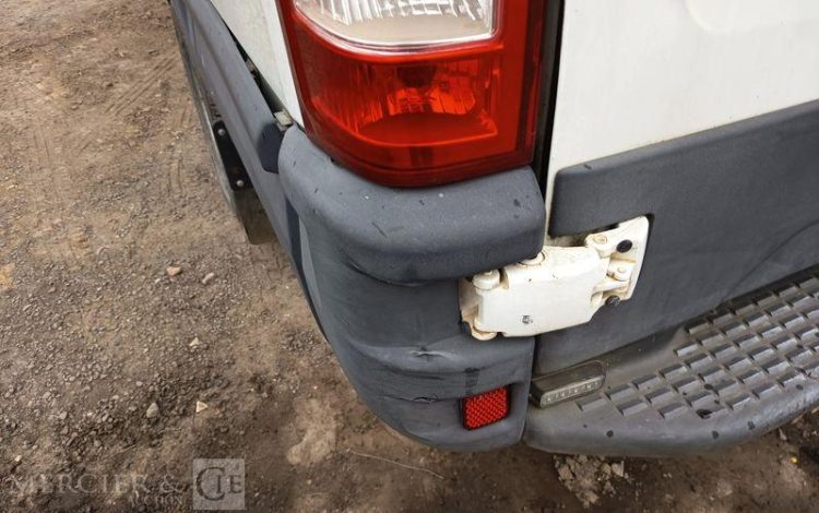 IVECO DAILY 35C17 170 CV – DIESEL – 193216 KMS – ANNEE 2014 BLANC DF-524-WJ