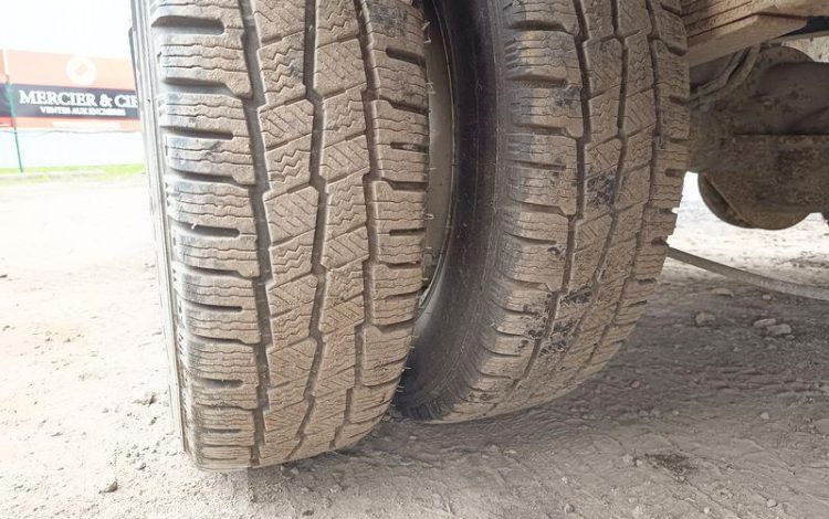 IVECO DAILY 35C17 170 CV – DIESEL – 193216 KMS – ANNEE 2014 BLANC DF-524-WJ