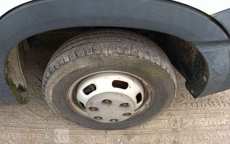 IVECO DAILY 35C17 170 CV – DIESEL – 193216 KMS – ANNEE 2014 BLANC DF-524-WJ