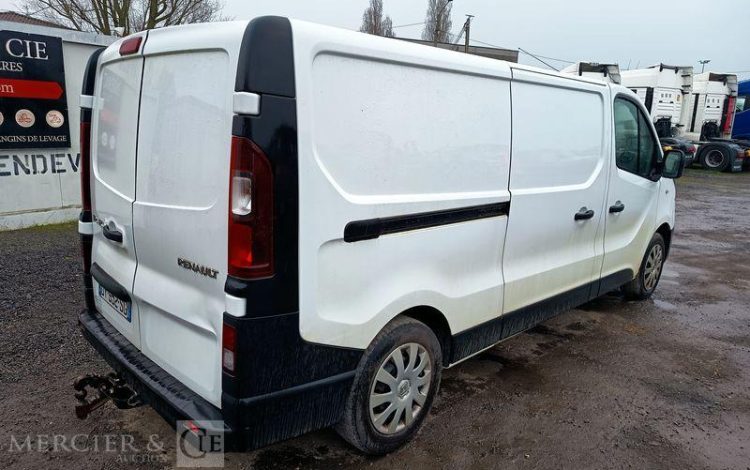 RENAULT TRAFIC III L2H1 1200 1.6 dCi 16V 115 cv – DIESEL – 102748 KMS – ANNEE 2015 BLANC DY-952-SG