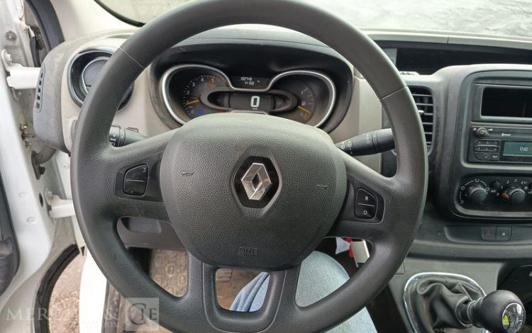 RENAULT TRAFIC III L2H1 1200 1.6 dCi 16V 115 cv – DIESEL – 102748 KMS – ANNEE 2015 BLANC DY-952-SG