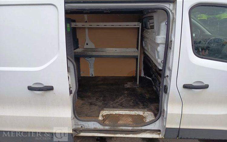 RENAULT TRAFIC III L2H1 1200 1.6 dCi 16V 115 cv – DIESEL – 102748 KMS – ANNEE 2015 BLANC DY-952-SG