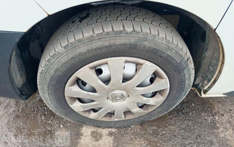 RENAULT TRAFIC III L2H1 1200 1.6 dCi 16V 115 cv – DIESEL – 102748 KMS – ANNEE 2015 BLANC DY-952-SG