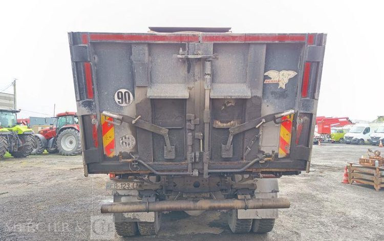 VOLVO PORTEUR FMX 410 8X4 BENNE TP CALORIFUGEE – DIESEL – 368131 KMS – ANNEE 2016 BLANC EB-123-LM