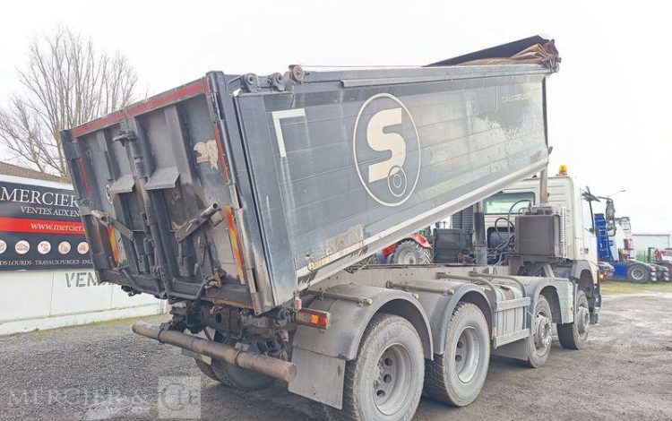 VOLVO PORTEUR FMX 410 8X4 BENNE TP CALORIFUGEE – DIESEL – 368131 KMS – ANNEE 2016 BLANC EB-123-LM