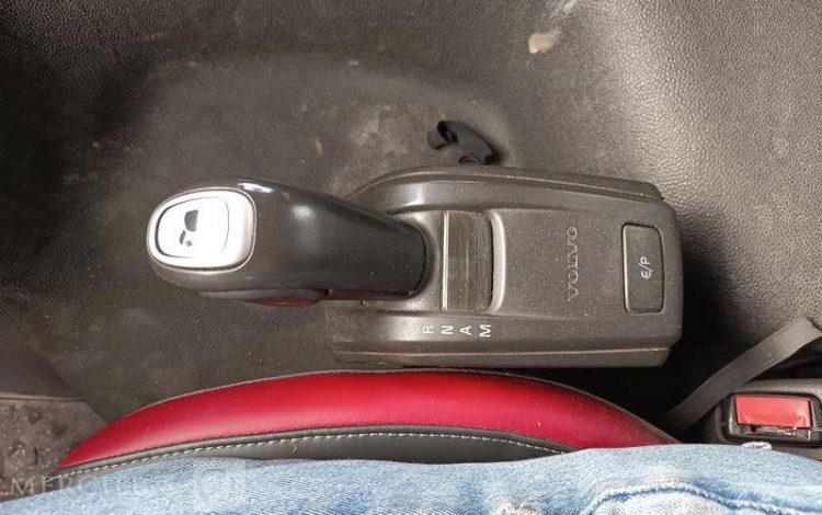 VOLVO PORTEUR FMX 410 8X4 BENNE TP CALORIFUGEE – DIESEL – 368131 KMS – ANNEE 2016 BLANC EB-123-LM