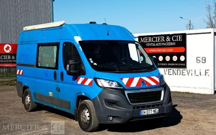 PEUGEOT BOXER  III Phase 3 Fourgon 335 L2H1 2.0 BlueHDi 16V  S&S 163 cv – ANNEE 2016 BLEU EH-077-NE