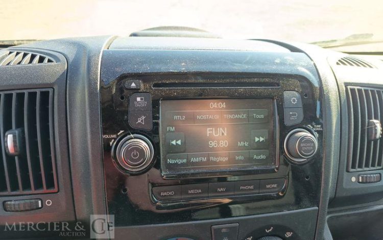 PEUGEOT BOXER  III Phase 3 Fourgon 335 L2H1 2.0 BlueHDi 16V  S&S 163 cv – ANNEE 2016 BLEU EH-077-NE