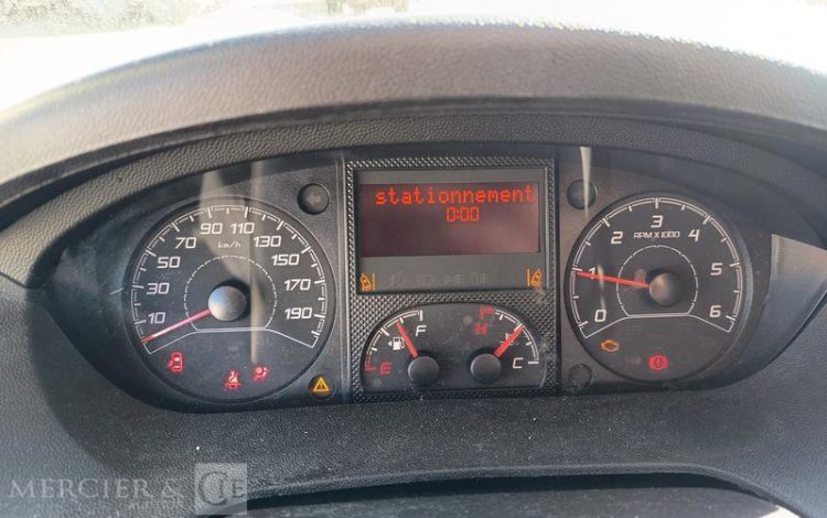 PEUGEOT BOXER  III Phase 3 Fourgon 335 L2H1 2.0 BlueHDi 16V  S&S 163 cv – ANNEE 2016 BLEU EH-077-NE