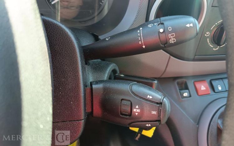 PEUGEOT PARTNER Utilitaire Phase 2 L1 850kg 1.6 Blue HDi FAP  S&S 99 cv – ANNEE 2016 BLEU EH-129-HH