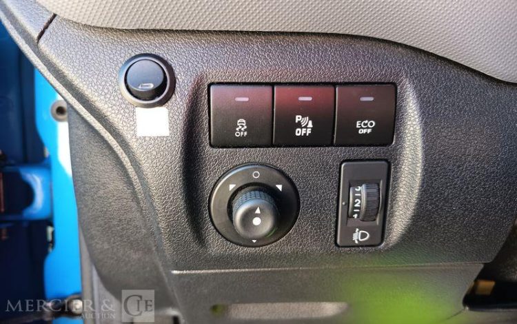 PEUGEOT PARTNER Utilitaire Phase 2 L1 850kg 1.6 Blue HDi FAP  S&S 99 cv – ANNEE 2016 BLEU EH-129-HH