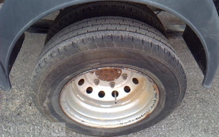 FORD TRANSIT BENNE DOUBLE CABINE ROUGE EH-208-BR