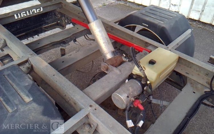 FORD TRANSIT BENNE DOUBLE CABINE ROUGE EH-208-BR