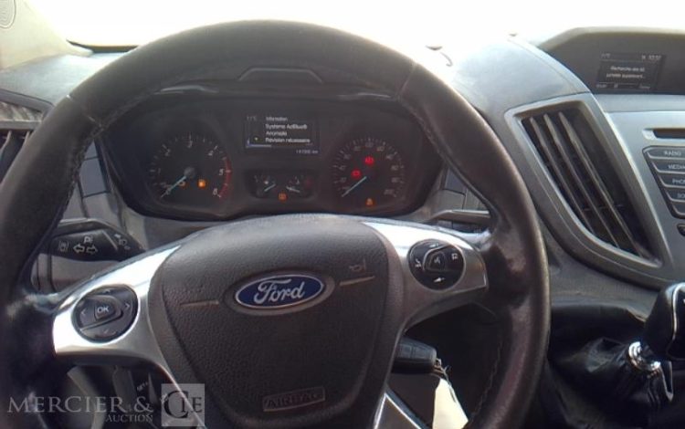 FORD TRANSIT BENNE DOUBLE CABINE ROUGE EH-208-BR