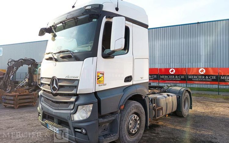 MERCEDES ACTROS 1846 PTRA : 44 TONNES – DIESEL – 560549 KMS – ANNEE 2017 BLANC EQ-772-MG