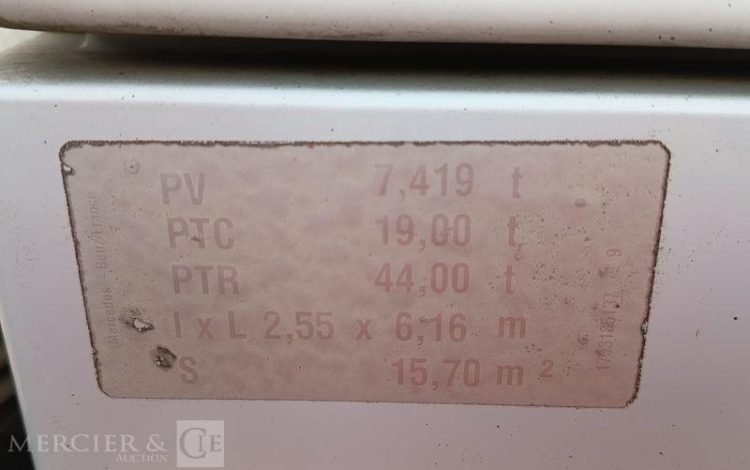 MERCEDES ACTROS 1846 PTRA : 44 TONNES – DIESEL – 560549 KMS – ANNEE 2017 BLANC EQ-772-MG