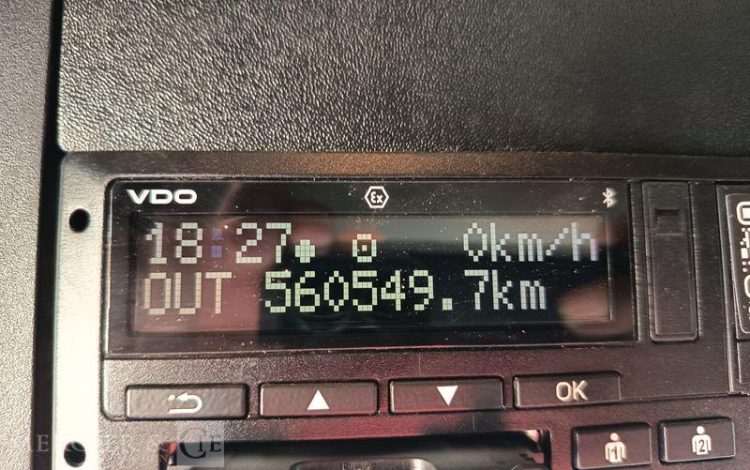 MERCEDES ACTROS 1846 PTRA : 44 TONNES – DIESEL – 560549 KMS – ANNEE 2017 BLANC EQ-772-MG