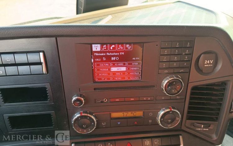 MERCEDES ACTROS 1846 PTRA : 44 TONNES – DIESEL – 560549 KMS – ANNEE 2017 BLANC EQ-772-MG