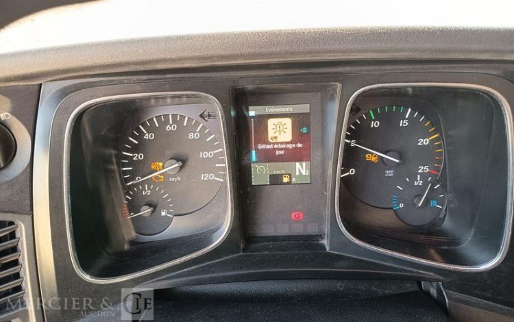 MERCEDES ACTROS 1846 PTRA : 44 TONNES – DIESEL – 560549 KMS – ANNEE 2017 BLANC EQ-772-MG