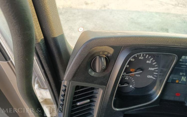 MERCEDES ACTROS 1846 PTRA : 44 TONNES – DIESEL – 560549 KMS – ANNEE 2017 BLANC EQ-772-MG