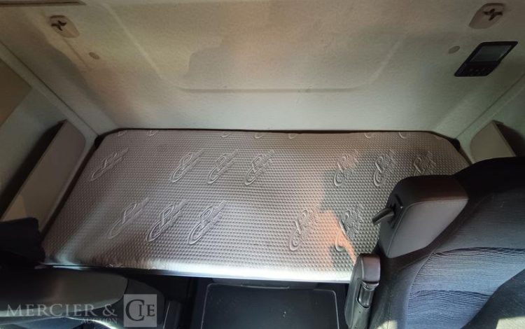 MERCEDES ACTROS 1846 PTRA : 44 TONNES – DIESEL – 560549 KMS – ANNEE 2017 BLANC EQ-772-MG