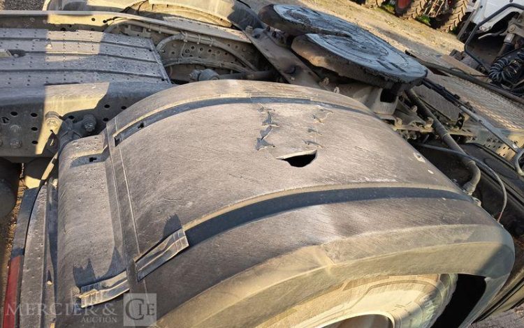 MERCEDES ACTROS 1846 PTRA : 44 TONNES – DIESEL – 560549 KMS – ANNEE 2017 BLANC EQ-772-MG