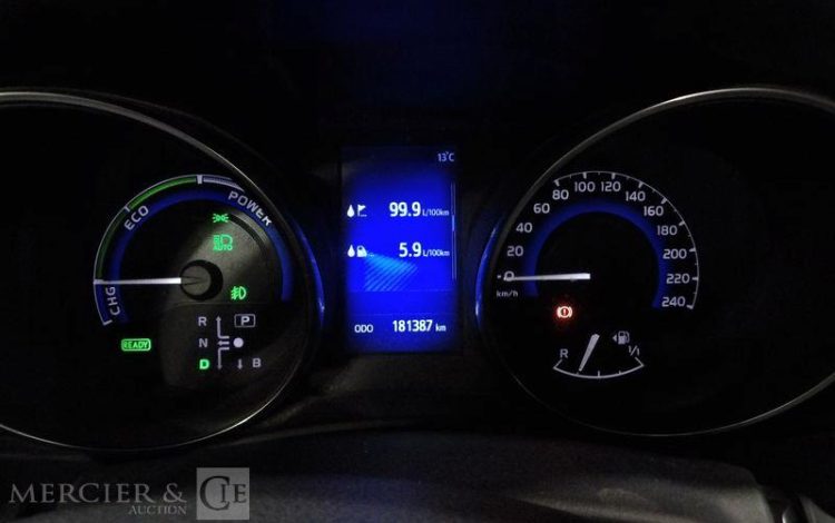 TOYOTA AURIS 1.8 HSD 136H 100CH FULL-HYBRID DESIGN BVA BLANC ES-669-LG