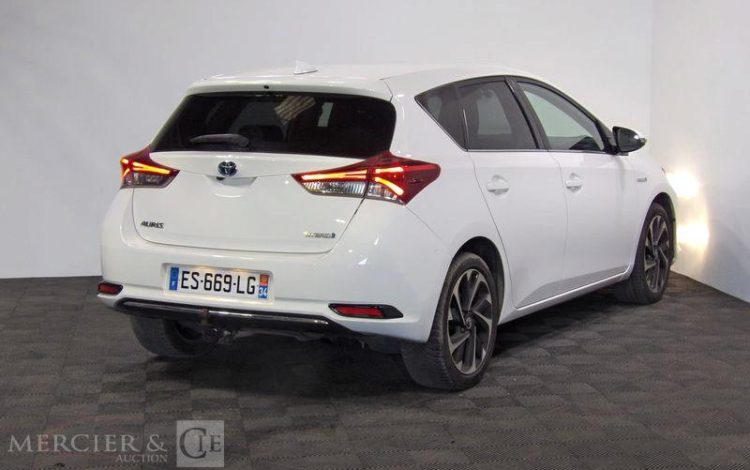 TOYOTA AURIS 1.8 HSD 136H 100CH FULL-HYBRID DESIGN BVA BLANC ES-669-LG
