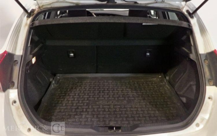 TOYOTA AURIS 1.8 HSD 136H 100CH FULL-HYBRID DESIGN BVA BLANC ES-669-LG