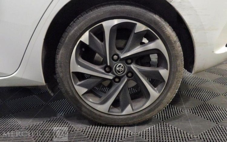 TOYOTA AURIS 1.8 HSD 136H 100CH FULL-HYBRID DESIGN BVA BLANC ES-669-LG