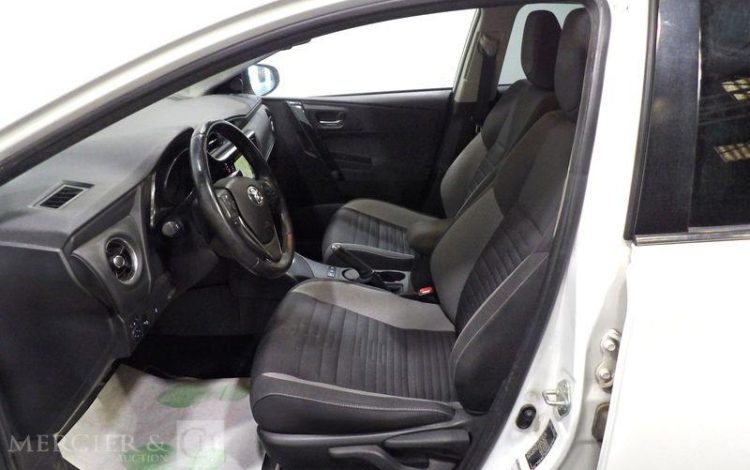 TOYOTA AURIS 1.8 HSD 136H 100CH FULL-HYBRID DESIGN BVA BLANC ES-669-LG