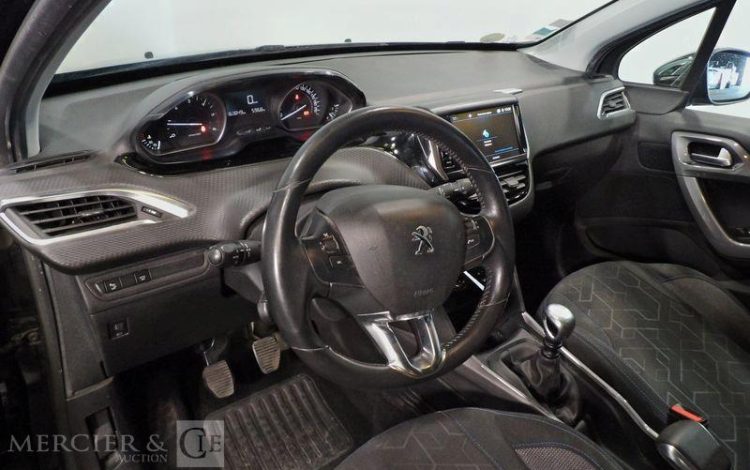 PEUGEOT 2008 GENERATION-I 1.6 BLUEHDI 100CH STYLE  EZ-136-LP