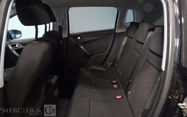 PEUGEOT 2008 GENERATION-I 1.6 BLUEHDI 100CH STYLE  EZ-136-LP