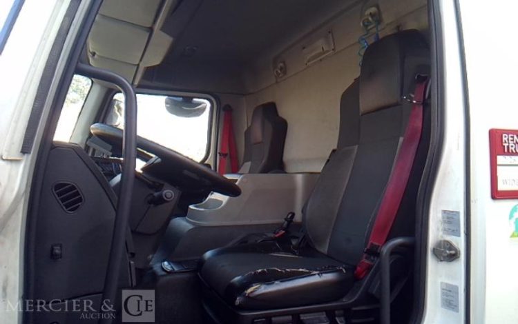 RENAULT PREMIUM D26 WIDE FRIGO HAYON 6X2 PTAC26T  FA-281-AG
