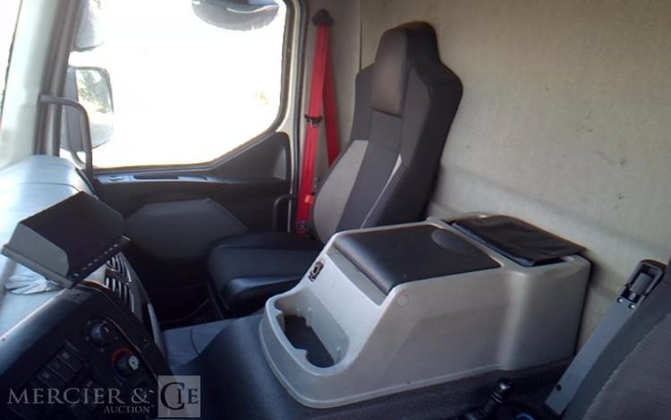 RENAULT PREMIUM D26 WIDE FRIGO HAYON 6X2 PTAC26T  FA-281-AG