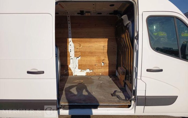 RENAULT MASTER F3500 L2H2 GD CFT ENERGY DCI 145 – DIESEL – 18604 KMS – ANNEE 2018 BLANC FA-978-PJ