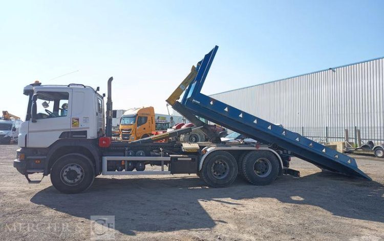 SCANIA PORTEUR P410 AMPLIROLL AVEC PLATEAU – PTAC 26 TONNES – DIESEL  – ANNEE 2019 BLANC FC-614-YB