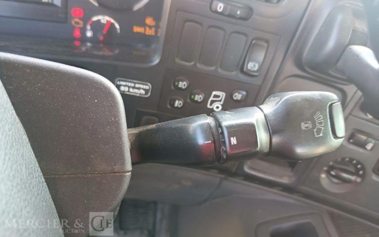 SCANIA PORTEUR P410 AMPLIROLL AVEC PLATEAU – PTAC 26 TONNES – DIESEL  – ANNEE 2019 BLANC FC-614-YB