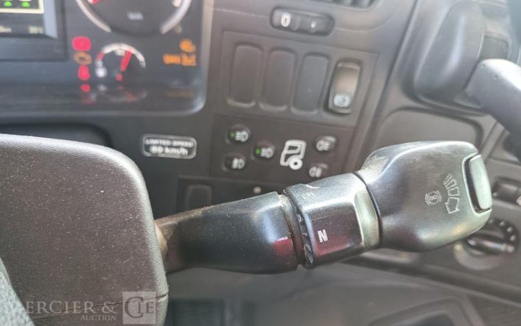 SCANIA PORTEUR P410 AMPLIROLL AVEC PLATEAU – PTAC 26 TONNES – DIESEL  – ANNEE 2019 BLANC FC-614-YB