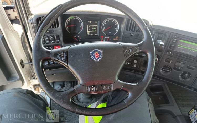 SCANIA PORTEUR P410 AMPLIROLL AVEC PLATEAU – PTAC 26 TONNES – DIESEL  – ANNEE 2019 BLANC FC-614-YB